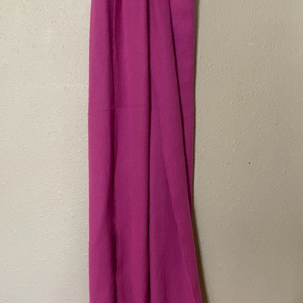- New scarf - Picture 3 of 6